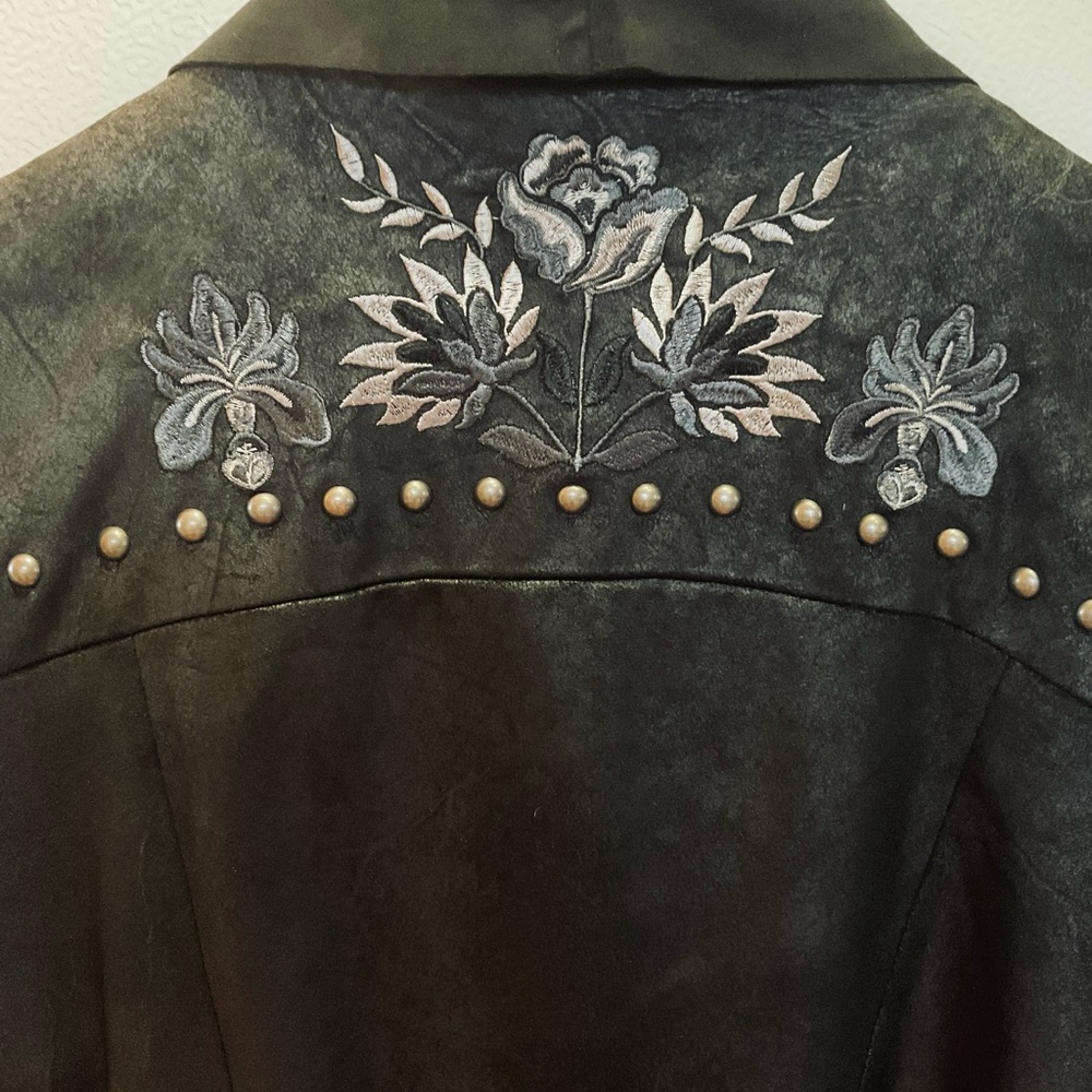 Shyanne Women's Cascade Front Faux Suede Jacket, size M, black
